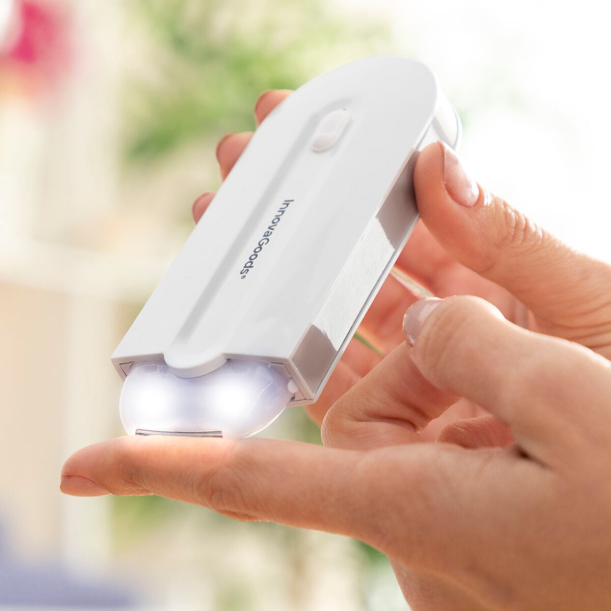 Laddningsbar mini -rakapparat med LED -lätta epiluch innovagoods